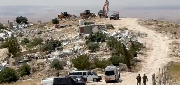 الاحتلال يهدم منزلا ومغارة سكنية في خلة الضبع بمسافر يطا