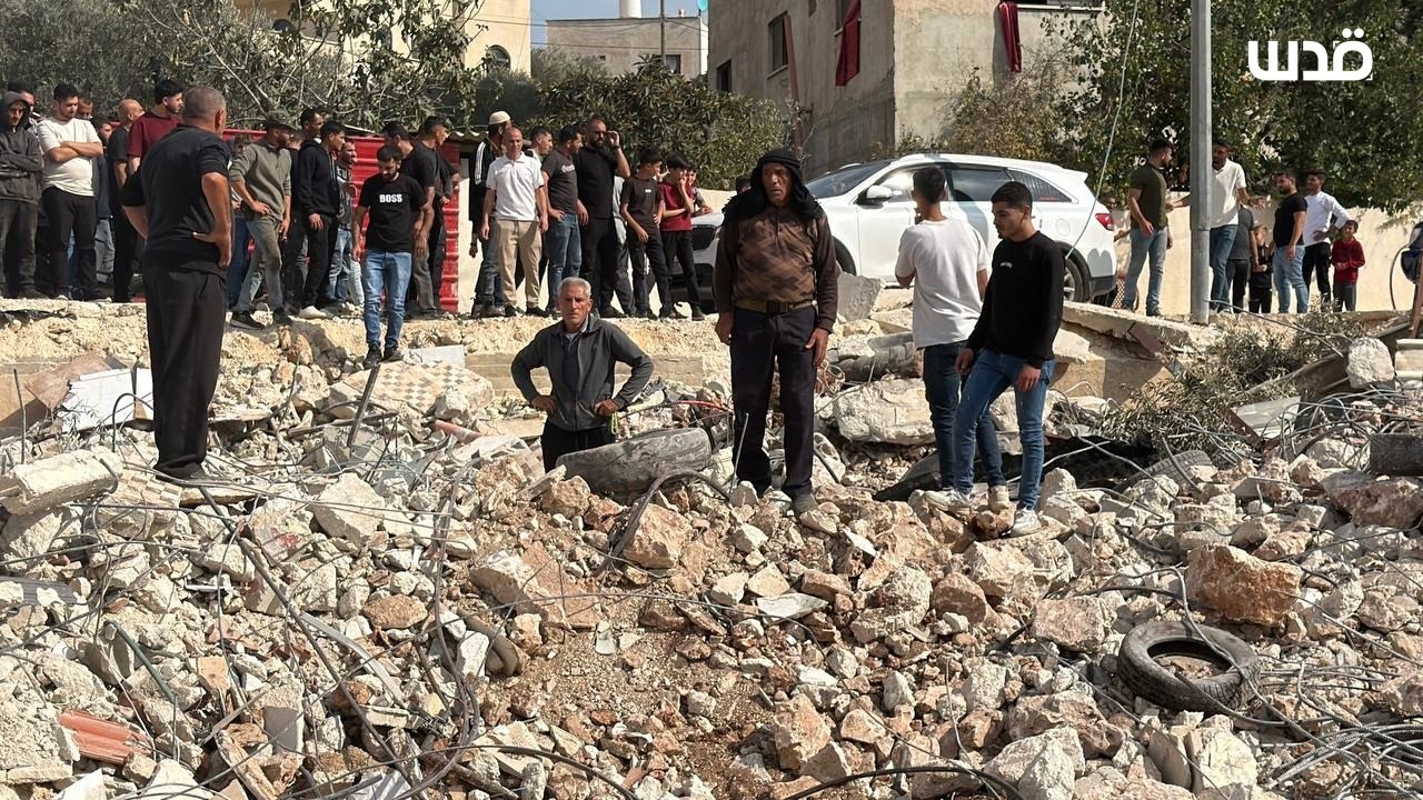 قوات الاحتلال تفجر منزلي أسيرين في بلدة بيتا جنوب نابلس