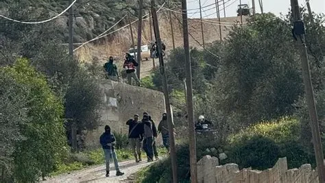 إصابة 5 مواطنين باعتداء مستعمرين في رنتيس غرب رام الله