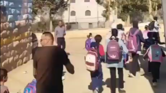 إخلاء مدرسة جالود جنوب نابلس عقب محاولة مستعمرين اقتحامها